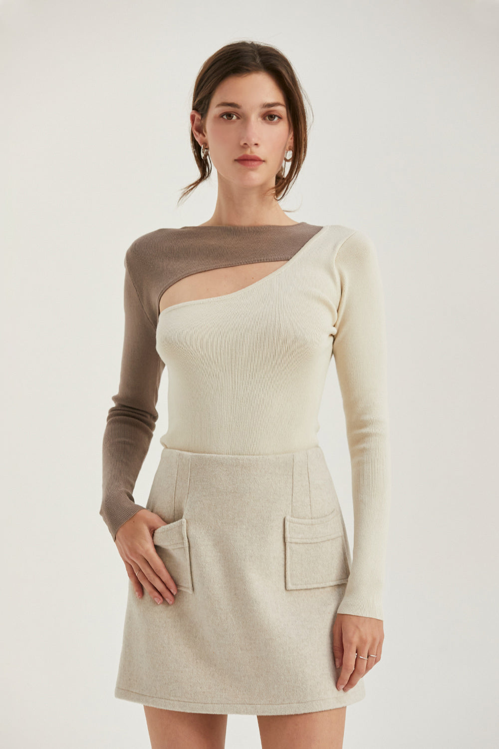 Carly Neckline Long Sleeves Knit Top